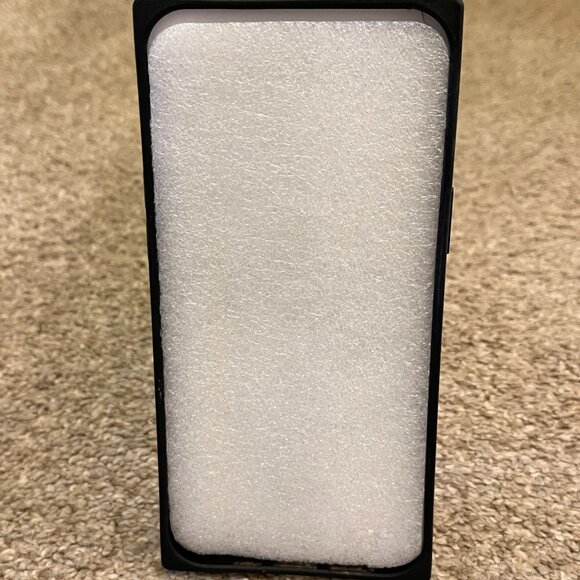 Flaunt Maroon Phone Case - Picture 6 of 6